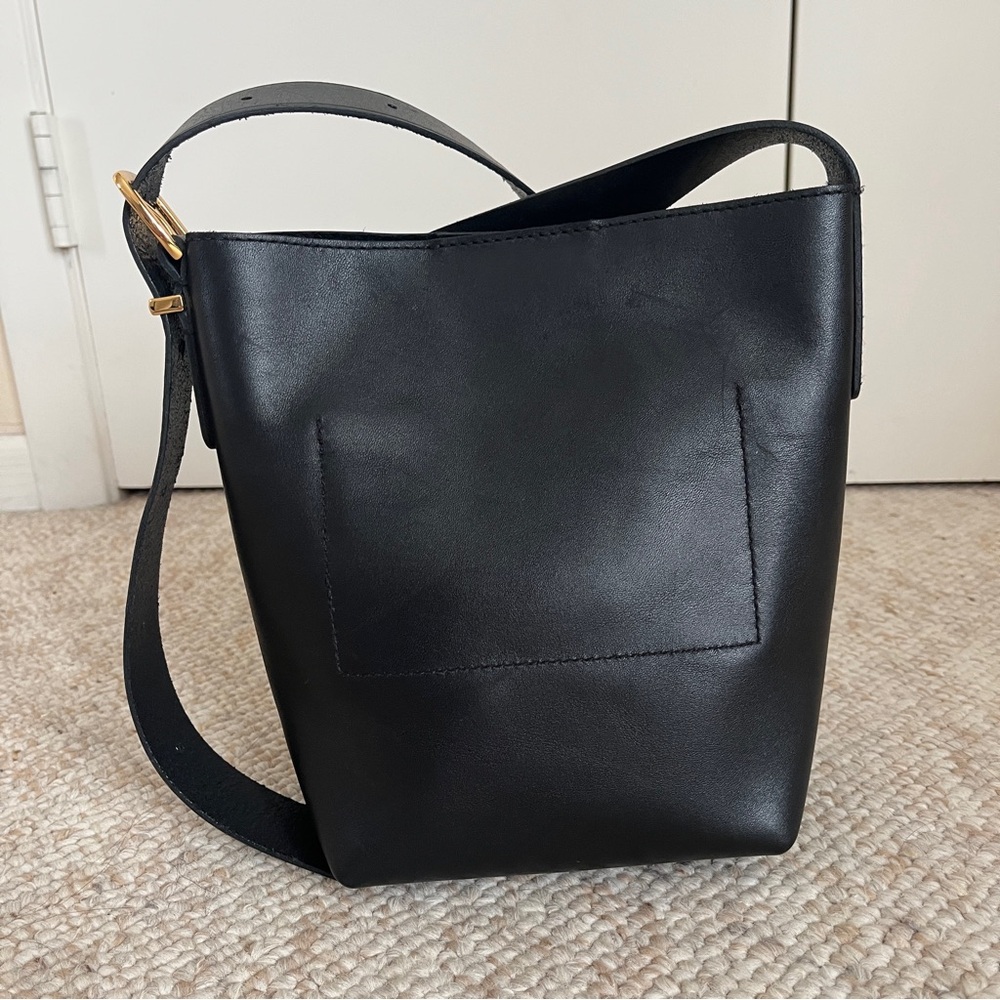 Madewell The Essential Mini Bucket Tote Crossbody Black Leather - Picture 4 of 14